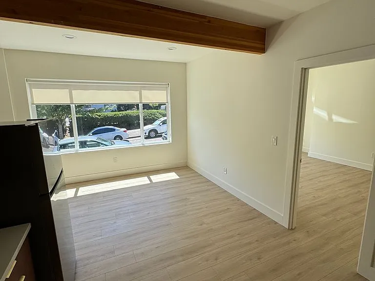 2809 SE Washington St — Photo 6