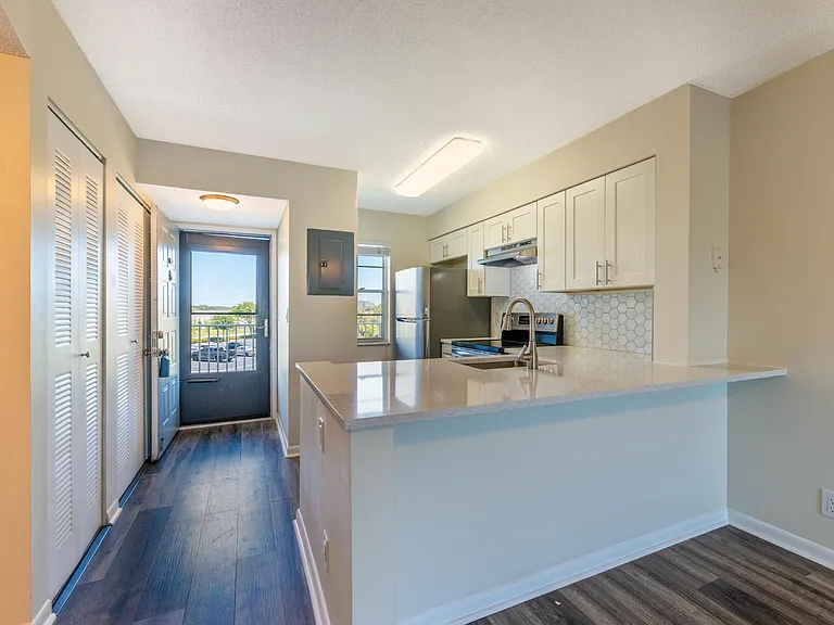 2226 N Cypress Bend Dr #308 — Photo 5