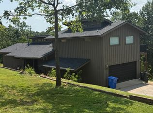 1025 E Company St, Fayetteville, AR 72701
