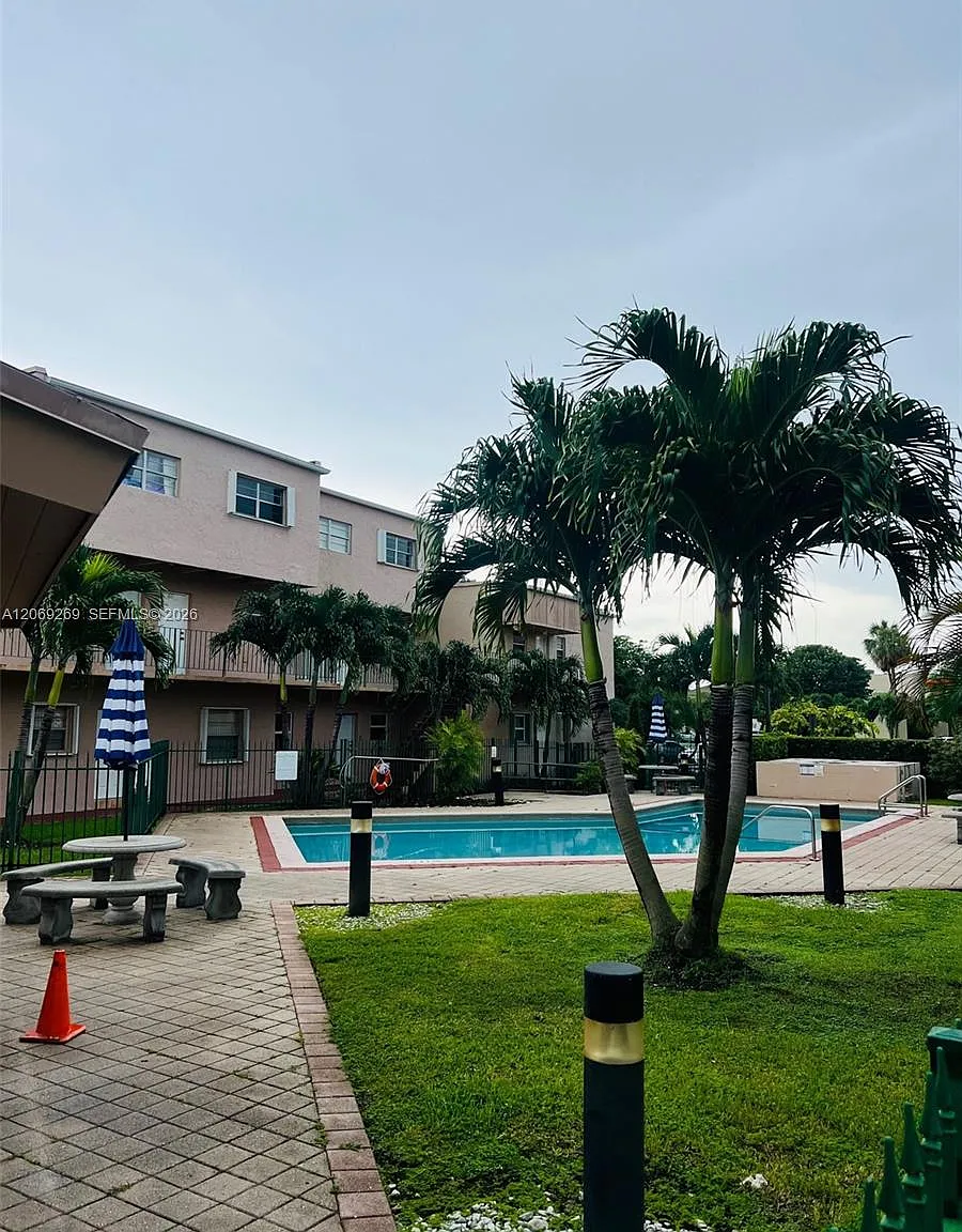 El Camino Real North Cond — Photo 1