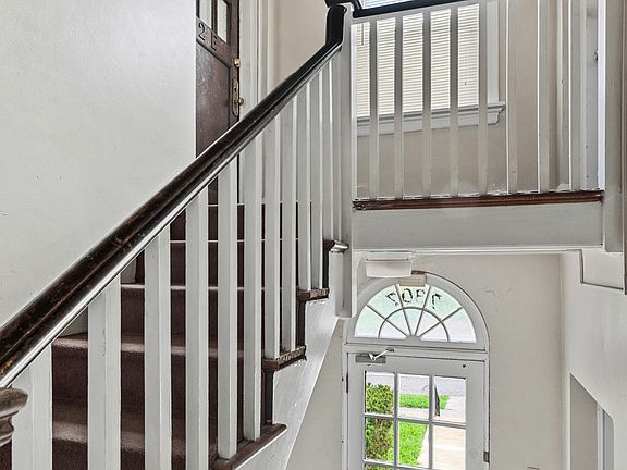 2nd image of 7307 Delmar Blvd APT 2W
