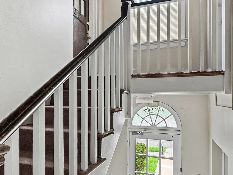 7307 Delmar Blvd #2W — Photo 2