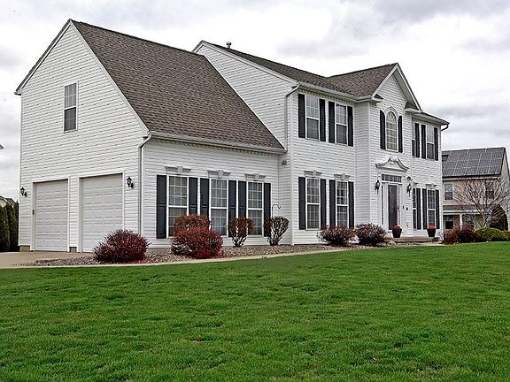 3rd image of 2454 King Fisher Ln