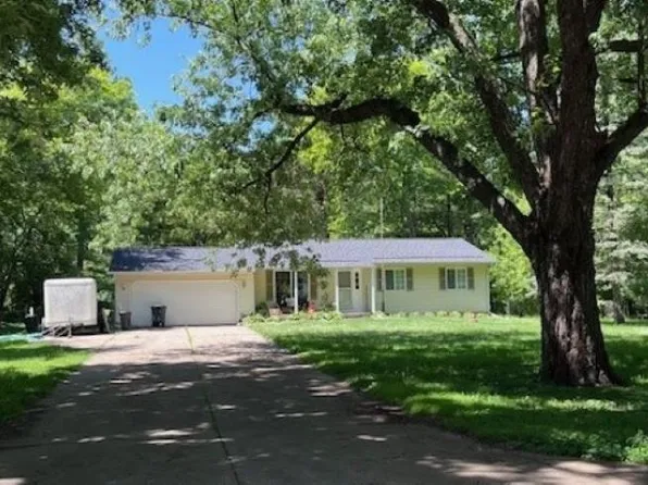 1444 Amy St, Burton, MI 48509