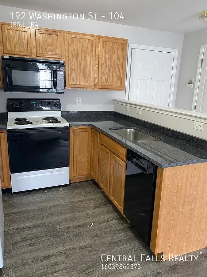 1 BR H/HW Included - Available Now ! — Photo 3