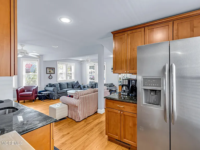 306 Ocean Park Ave — Photo 7