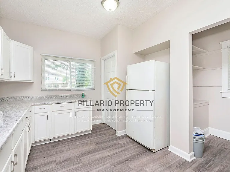 510 N Dearborn St — Photo 5