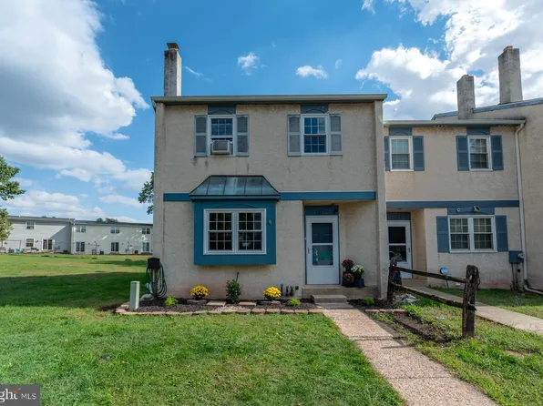 3301 Walnut Ridge Est, Pottstown, PA 19464