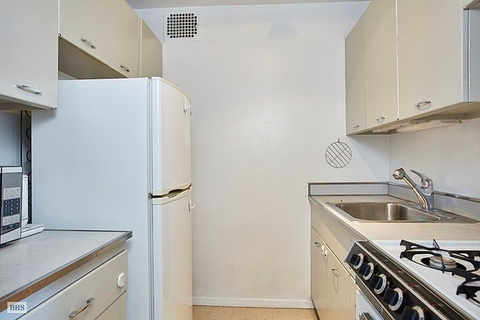 2nd image of 333 E 14th St APT 15G