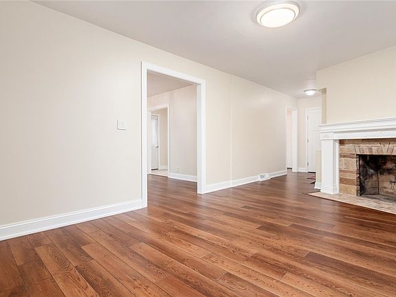5th image of 2446 Edison Ave