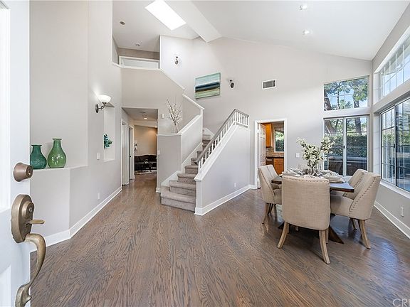 3rd image of 585 Monteleone Ave