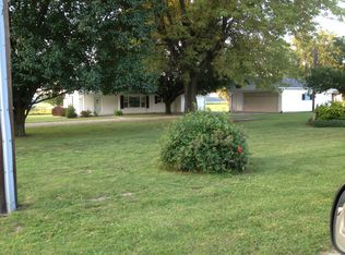 582 N 3125 East Rd, Stewardson, IL 62463