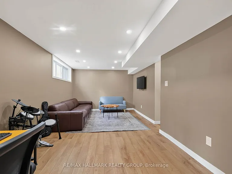 1038 Arnot Rd — Photo 31