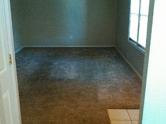 3rd image of 146 Briarmoor Ln
