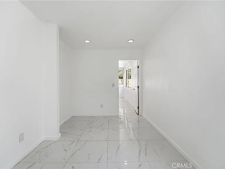 5301 Balboa Blvd #F7 — Photo 14