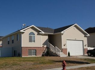 1422 W 2200 S, Woods Cross, UT 84087