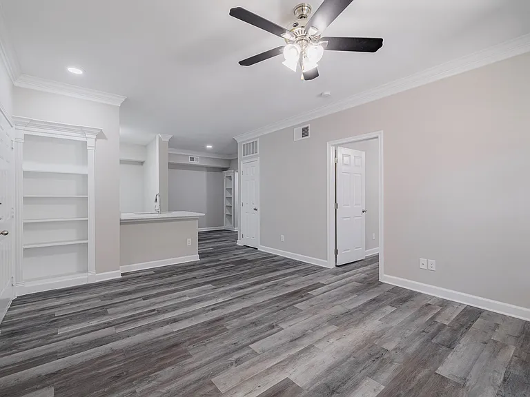 The Village at Bellaire Apartments — Photo 67