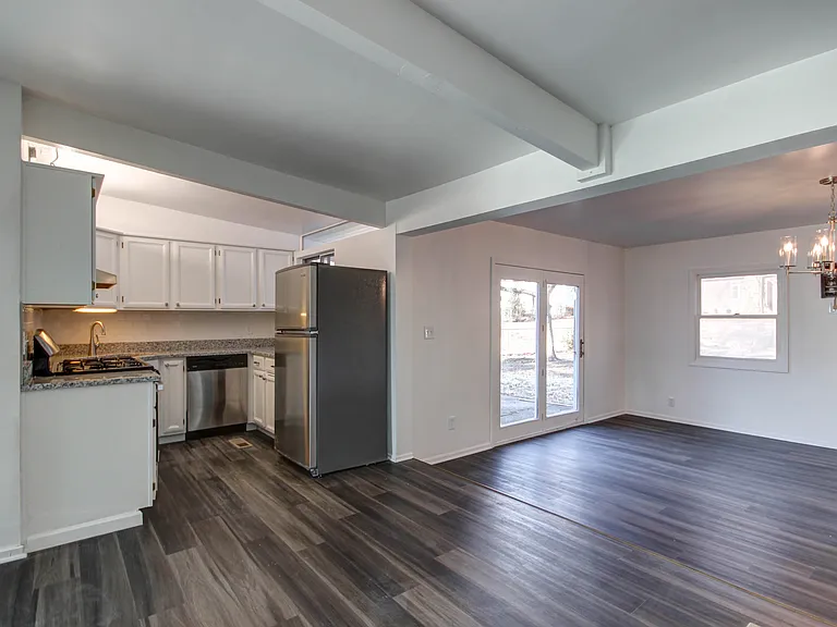 403 Whitehall Dr — Photo 14