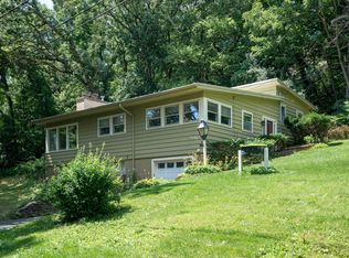 1024 Pioneer Rd, Algonquin, IL 60102