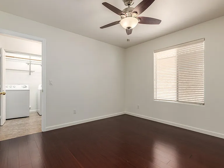 4634 E Grovers Ave — Photo 29