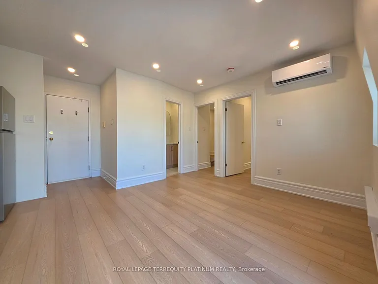 11 Beaconsfield Ave — Photo 13