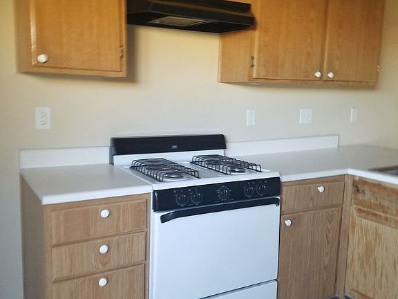 2nd image of 15166 Sequoia St APT 4
