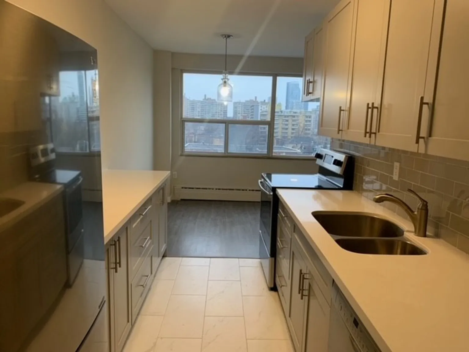 5 Mallory Gardens — Photo 4