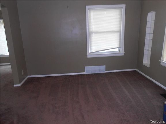 4th image of 26748 Brettonwoods St
