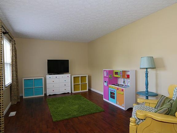 3rd image of 3569 Cherryhill Dr
