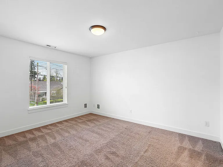 SE 79th Ave — Photo 23