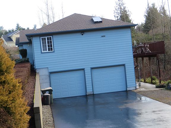 Garage/drive below house
