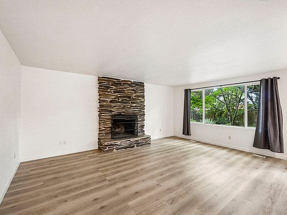 5th image of 8615 236th St SW