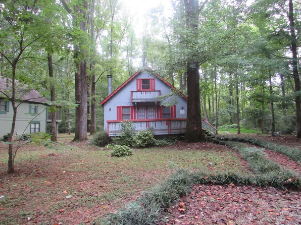 101 Chalet Cir, Pine Mountain, GA 31822