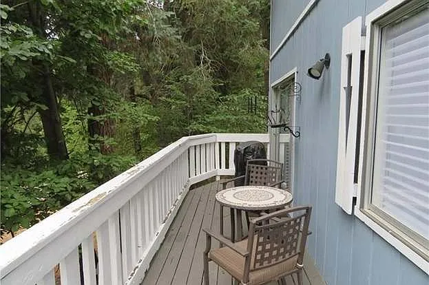 776 Lords Ln — Photo 15