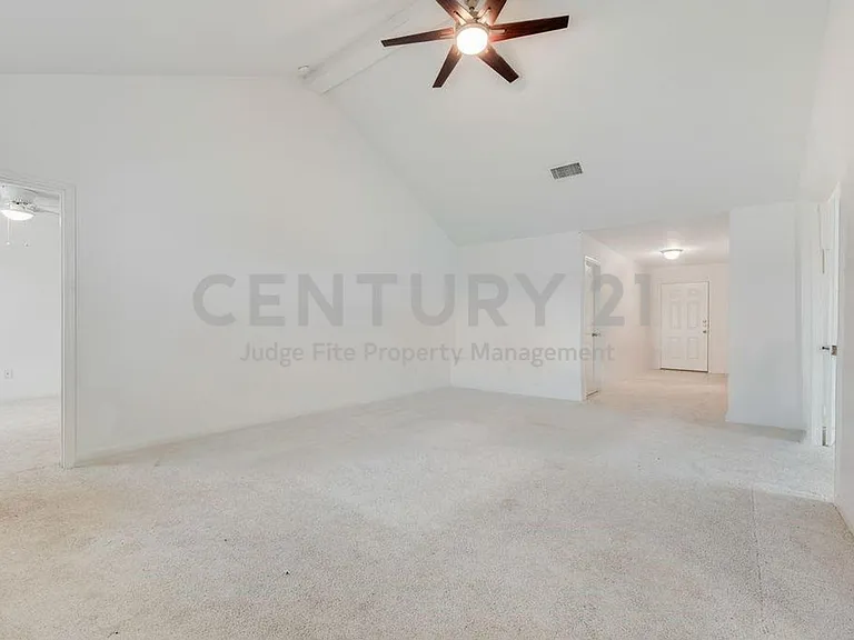 1904 Fairbanks Dr — Photo 2