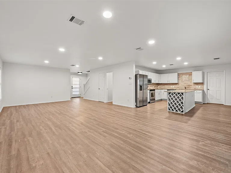 2217 Riker Ridge Trl — Photo 10