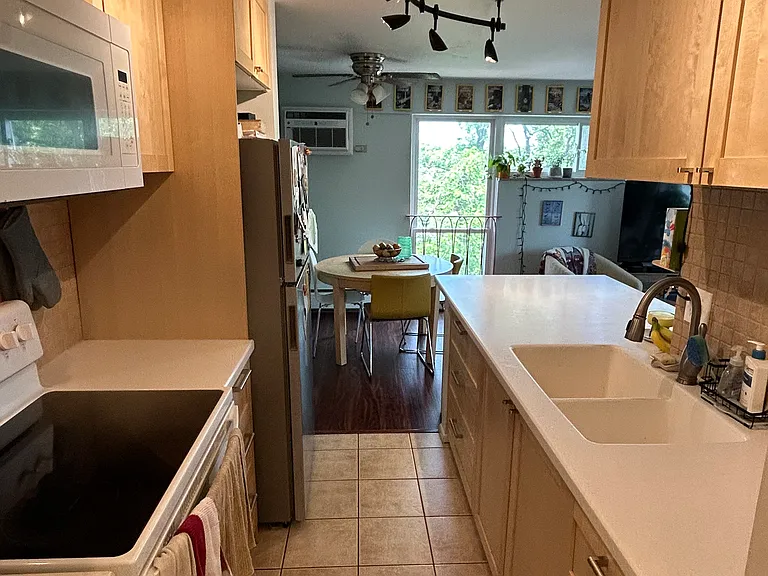 937 N Clarkson St #501 — Photo 4