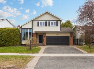 6368 Viseneau Dr, Ottawa, ON K1C 2J2