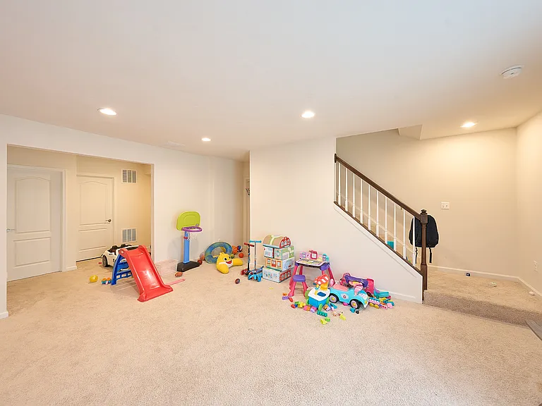 24887 Coventry Grove Ct — Photo 59