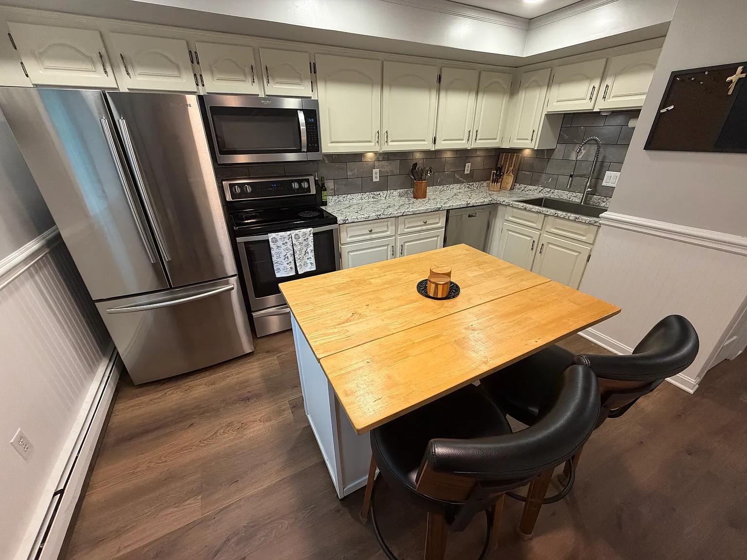 19 Chapel Hill Dr — Photo 2