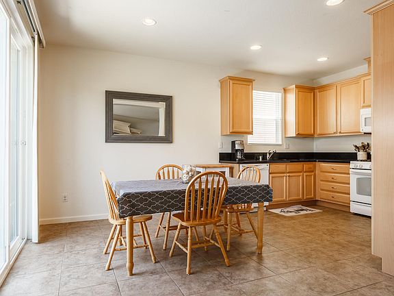 5th image of 1825 Glenmark Way