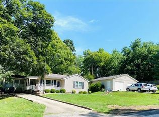 11218 E Scarritt Ave, Sugar Creek, MO 64054