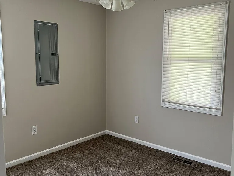 3311 W Hamilton Ave — Photo 5