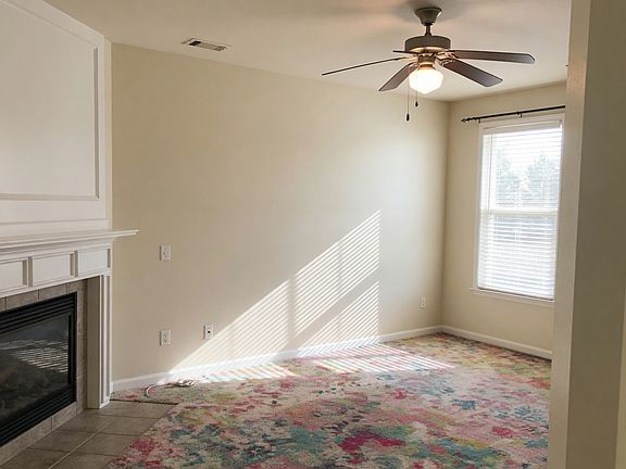 4th image of 361 Saint Claire Dr