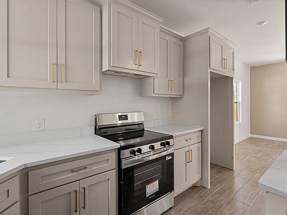 5th image of 6136 Apache Dr