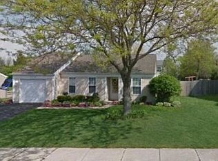 2246 Highfield Ln, Aurora, IL 60504