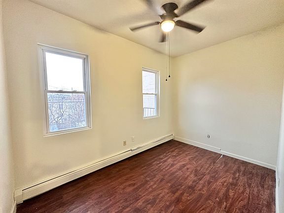 4th image of 189 Van Horne St Floor 2
