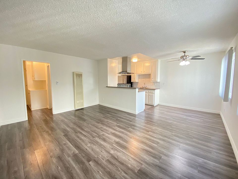 1st image of 3723 Mentone Ave Unit 4