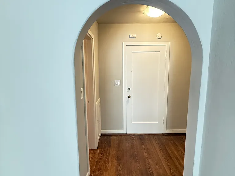 421 Summit Ave E #202 — Photo 13