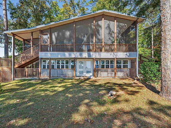 2nd image of 120 Edith Ln